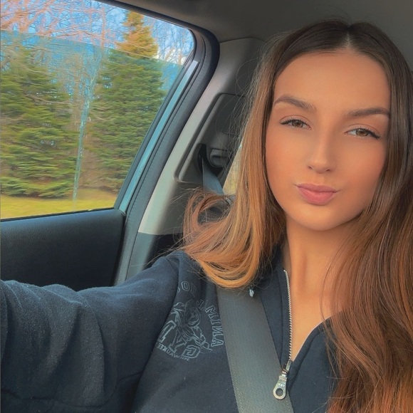sarahsells__